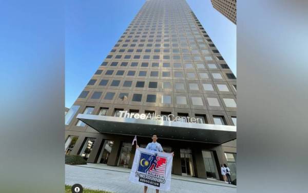 Pelari menara negara, Soh Wai Ching menawan bangunan Three Allen Center untuk menggungguli saingan Big Clim Houston di AS. - Foto Instragram Wai Ching