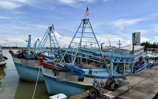 Bot nelayan Vietnam yang berjaya ditahan Maritim Malaysia Terengganu.