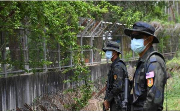 Penugasan kawalan keselamatan sempadan PDRM diteruskan seperti biasa walaupun Op Benteng bakal ditamatkan Jun depan. - Gambar hiasan