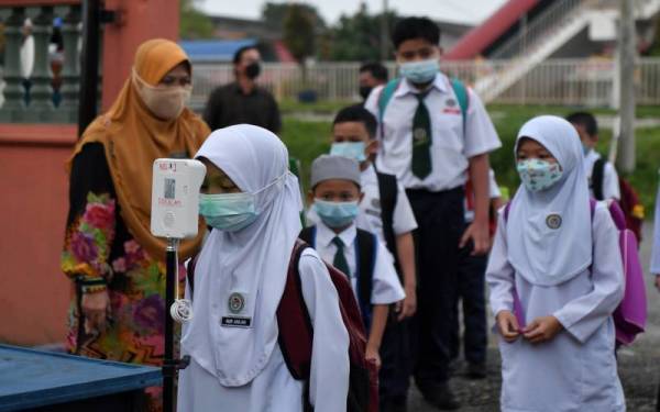 KPM memutuskan bahawa semua murid dibenarkan hadir ke sekolah rendah secara bersemuka tanpa penggiliran bermula 17 April ini bagi negeri kumpulan A dan 18 April bagi negeri kumpulan B. Foto hiasan