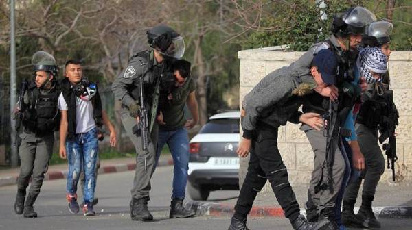 Antara rakyat Palestin yang ditahan oleh tentera Israel. - Foto Anadolu Agency