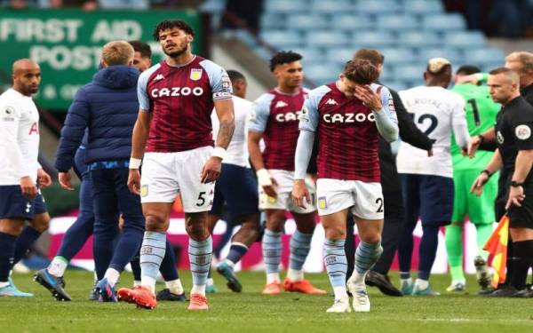 Sebahagian pemain Villa ternyata kecewa dengan kekalahan. Foto ssky sports