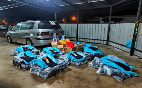 Hasrat seorang lelaki untuk menikmati upah lumayan sebanyak RM800 dengan menghantar mercun dan seluar jeans gagal selepas di tahan Batalion 7 Pasukan Gerakan Am (PGA) Kuantan semasa melalui sekat pintas Serongga, Rantau Panjang pada Rabu.