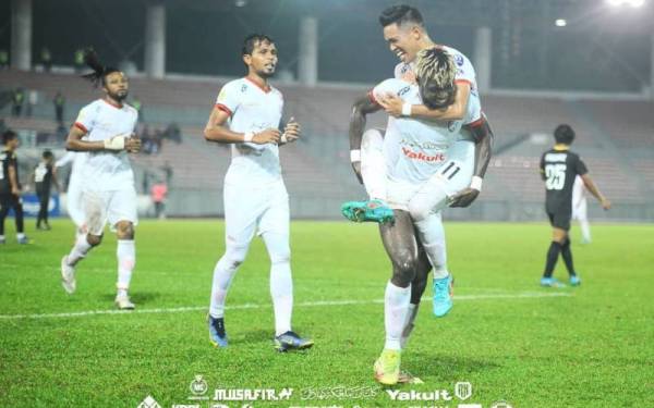 Pemain Kelantan United meraikan jaringan ketika berdepan Skuad Projek FAM-MSN dalam aksi Liga Premier di Stadium Bolasepak Kuala Lumpur, Cheras. - Foto FB Kelantan United Football Club 