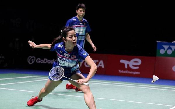 Aksi Soon Huat-Shevon Lai pada saingan separuh akhir, pagi tadi. - Foto Badminton