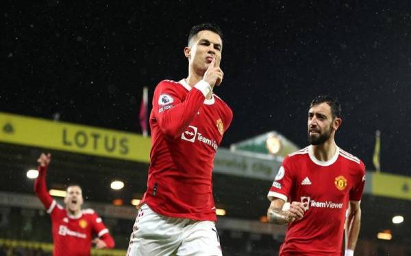 Ronaldo dengan gaya tersendiri ketika meraikan jaringannya di Old Trafford sebentar tadi.