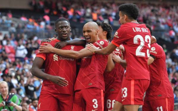 Sebahagian pemain Liverpool meraikan kejayaan mara ke final Piala FA. - Foto EPA