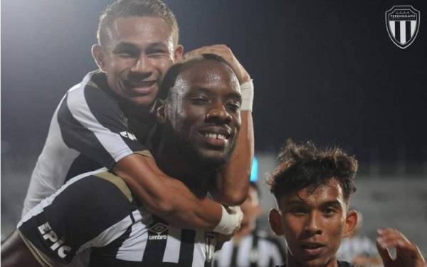 Sherman antara pencetak gol TFC ketika berdepan Sarawak United di Kuching. - Foto Terengganu FC