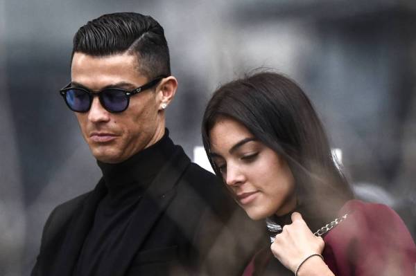 Ronaldo dan pasangannya, Georgina Rodriguez.