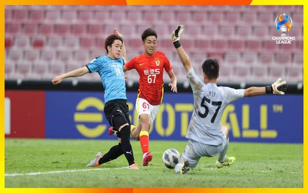 Aksi Kawasaki Frontale ketika berdepan Guangzhou di Larkin baru-baru ini. -Foto: AFC Champions League