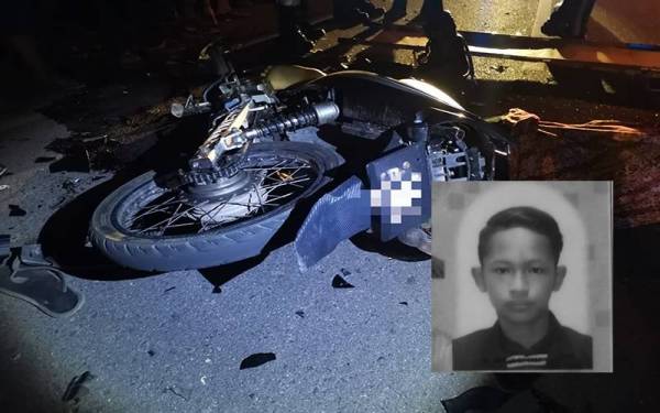 Motosikal ditunggang mangsa remuk selepas terbabit dalam kemalangan di Jalan Kampung Tengah, Kuala Sungai Baru, di sini, pada malam Rabu. (Gambar kecil: Muhammad Arif Danieal)