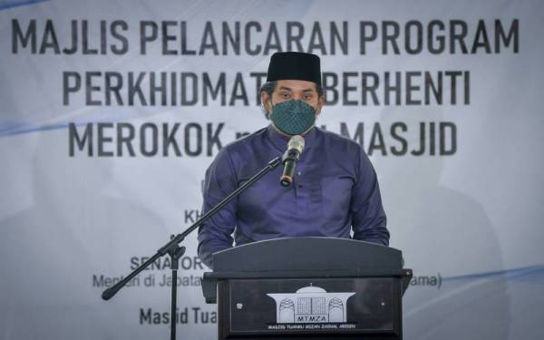 Khairy menyampaikan ucapan pada majlis Pelancaran Program Perkhidmatan Berhenti Merokok mQuit Masjid di Masjid Tuanku Mizan Zainal Abidin hari ini. Foto Bernama