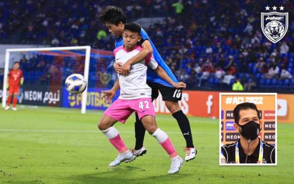 Arif Aiman diasak pemain pertahanan Kawasaki Frontale dalam aksi ketiga Kumpulan I ACL 2022 di Stadium Sultan Ibrahim pada Khamis. - Foto FB Johor Southern Tigers (Gambar kecil: Benjamin Mora)