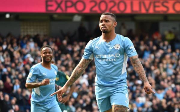 Jesus menyumbat empat gol bagi membantu kemenangan 5-1 City ke atas Watford di Stadium Etihad sebentar tadi.