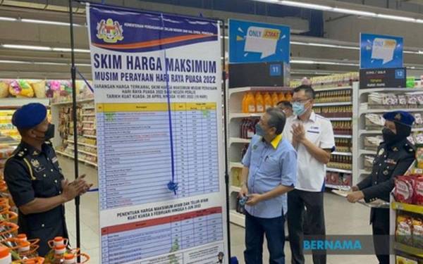 Harga barangan keperluan di Perlis berada dalam keadaan terkawal dan tidak menunjukkan kenaikan sehingga membebankan pengguna, menjelang sambutan Hari Raya Aidilfitri tidak lama lagi. - Foto Bernama
