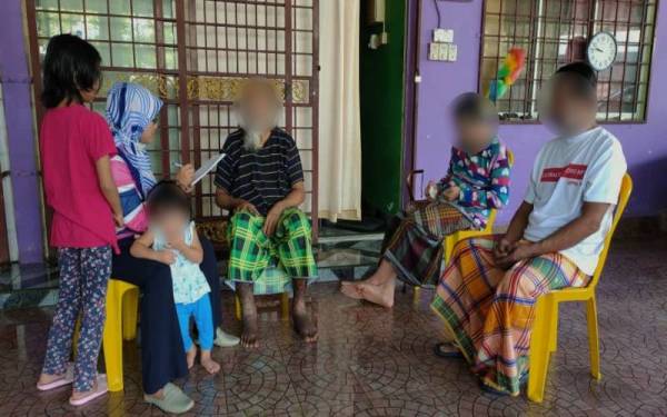 Penulis mendengar rintihan kerinduan ketiga-tiga penghuni rumah Kebajikan Orang-Orang Tua Seri Permai di Taman Tas.