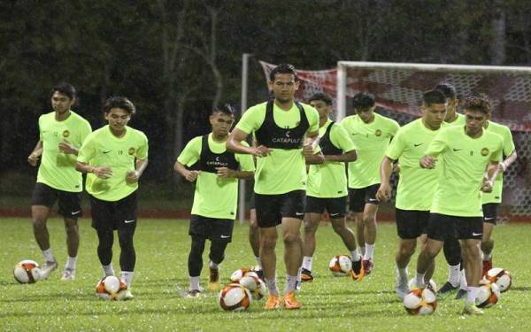 Pemain Harimau Muda giat menjalani latihan sebagai persiapan berdepan aksi persahabatan bertemu Timor Leste. FOTO: Football Association of Malaysia