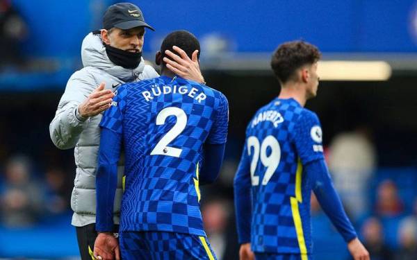 Tuchel berkata sesuatu kepada pemain Chelsea selepas aksi persahabatan pada Khamis. - Foto Getty Images