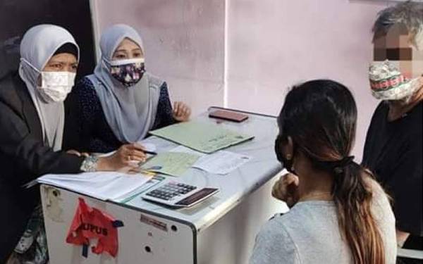 Sesi bersemuka bersama penduduk PPR Kerinchi, Lembah Pantai yang mempunyai tunggakan tinggi.