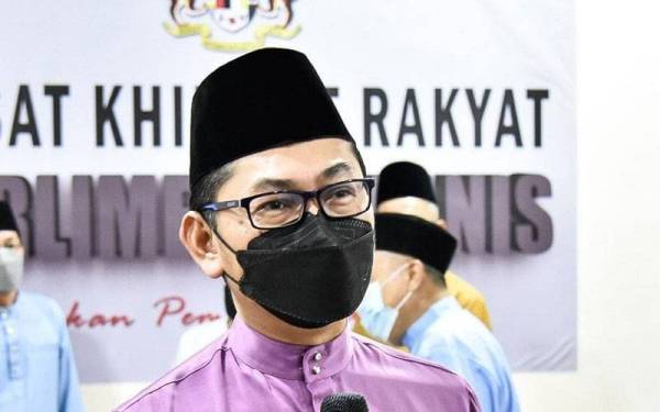 Mohamad ketika sidang akhbar di Pusat Khidmat Rakyat Kimanis, Papar.