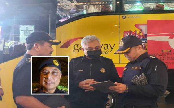 Lokman (tengah) menjalankan pemeriksaan dalam Operasi Khas Teknikal JPJ di Terminal Bas Genting Highland sempena Ops Hari Raya Aidilfitri di sini pada Jumaat. Gambar kecil: Lokman