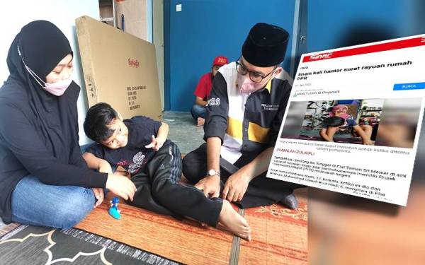 Zulkifli bertanya khabar Noor Herra Hardiana ketika berkunjung ke rumah ibu tunggal berkenaan baru-baru ini. (Gambar kecil : Laporan Sinar Harian berkenaan kisah Noor Herra Hardiana.)