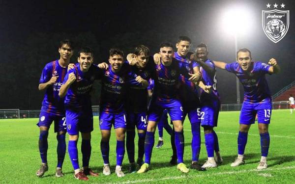 Pemain JDT II meraikan jaringan ketika berdepan PDRM. Foto: Johor Southern Tigers