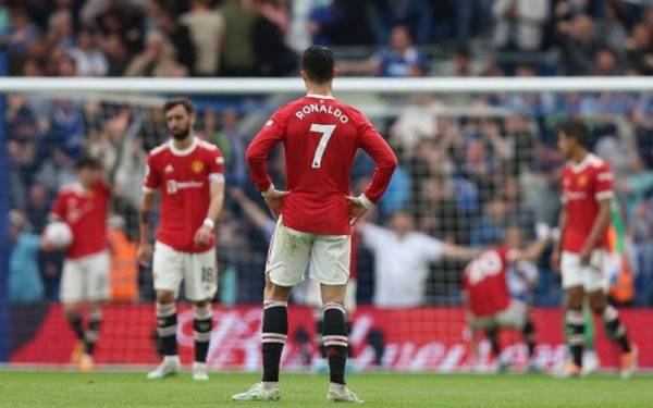 Sebahagian daripada pemain Manchester United kelihatan kecewa dengan kekalahan berkenaan. -Foto Getty Images