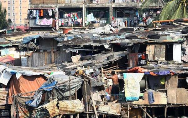 Masalah kemiskinan yang membelenggu rakyat Filipina ketika ini sebahagian besar disebabkan skandal lampau pemimpin terdahulu.