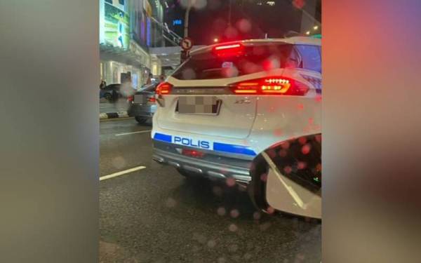 Video tular di laman sosial mengenai dakwaan kemalangan membabitkan kenderaan polis yang sedang mengiringi orang kenamaan di hadapan sebuah pusat membeli-belah di Kuala Lumpur pada Sabtu.