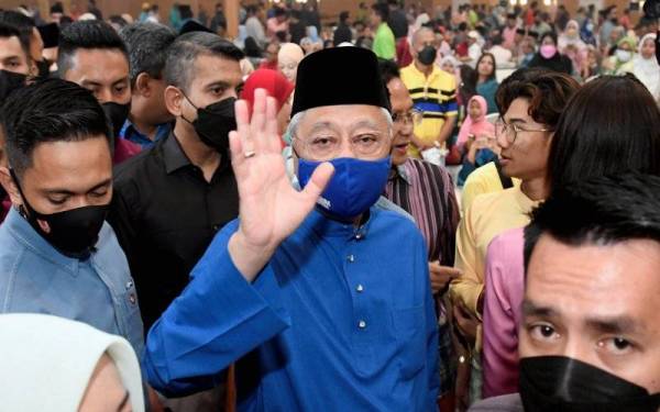 Ismail Sabri (tengah) hadir Majlis Ramah Mesra Menteri Pembangunan Usahawan dan Koperasi (KUSKOP) bersama Usahawan dan Koperasi Selangor serta Sambutan Aidilfitri di Pusat Konvensyen Shah Alam pada Isnin.
