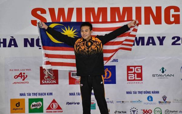 Hoe Yean meraih pingat emas pada acara 200m gaya bebas lelaki Sukan SEA Hanoi 2021 di Pusat Akuatik My Dinh di Hanoi pada Rabu.