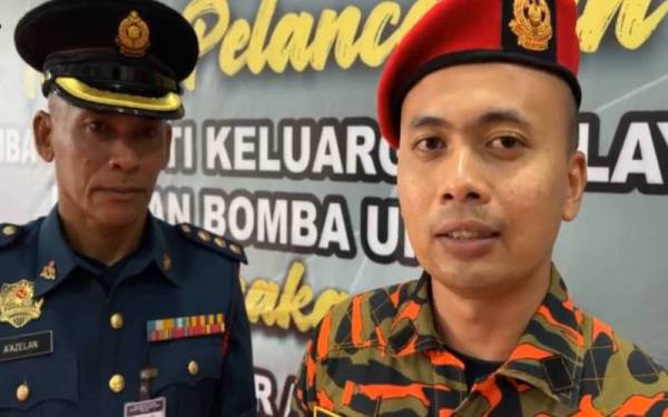 Muhammad Syahir menerima Sijil Penghargaan Khas oleh Ketua Setiausaha Kementerian Perumahan dan Kerajaan Tempatan, Datuk M Noor Azman Taib kerana keberaniannya.