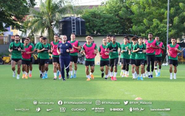 Pemain Harimau Malaya giat menjalani latihan sebagai persiapan mengharungi kempen kelayakan Piala Asia 2023 dari 8 hingga 14 Jun. - Foto FB Football Association of Malaysia