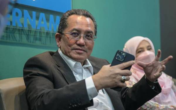 Datuk Seri Mohammad Mentek ketika hadir ke Wisma Bernama untuk Program Ruang Bicara bertajuk 'Mengangkat Suara Jelata, Mendukung Aspirasi Negara' pada Rabu. - Foto Bernama 