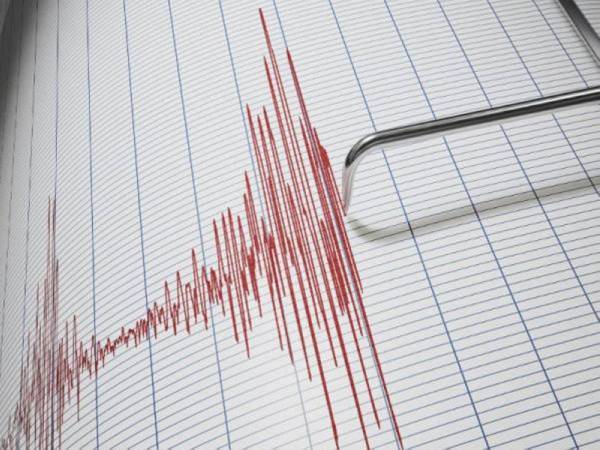 Gempa bumi berukuran 6.5 pada skala Richter melanda wilayah timur Indonesia, Maluku pada Jumaat. - Foto 123RF