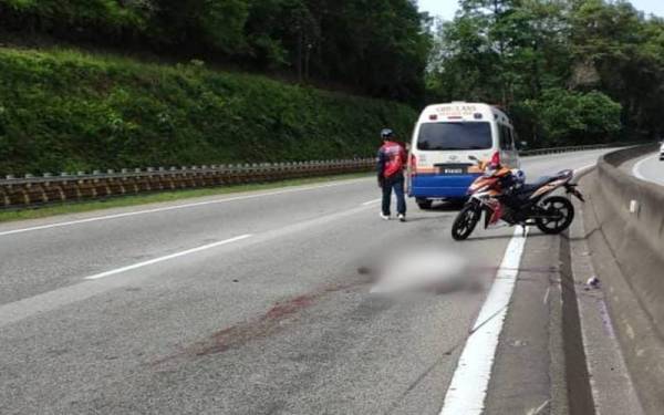 Lelaki berusia 34 tahun maut digilis treler selepas terlibat kemalangan di KM57.7 Lebuhraya Karak- Kuala Lumpur, pada Sabtu.