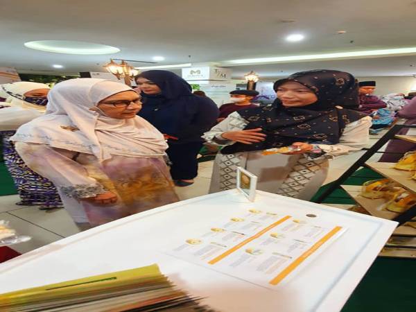 Dr Mariah hadir pada Majlis Pelancaran Jardin Pharma Berhad yang berlangsung di Magica Hall, Star Avenue pada Ahad.