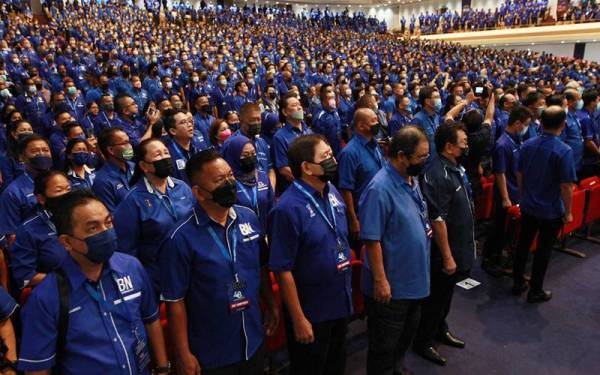 Perwakilan yang hadir pada Konvensyen Barisan Nasional ke 48 yang diadakan di Dewan Merdeka, Pusat Dagangan Dunia Kuala Lumpur (WTCKL) pada Rabu. Foto SINAR HARIAN/ROSLI TALIB