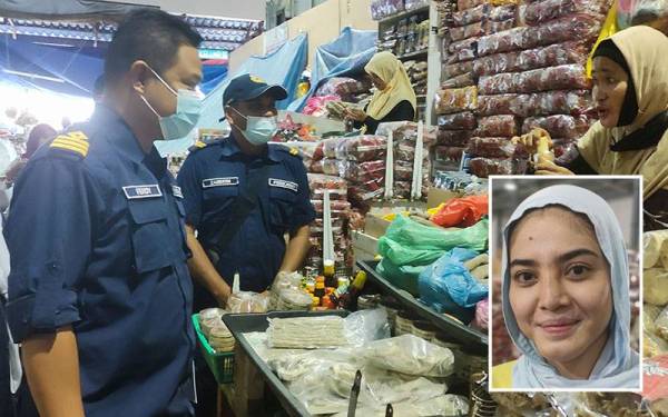 Hairul Effendy (tiga dari kanan) memberi penerangan tentang larangan penjualan telur penyu berkuat kuasa 1 Jun kepada Rakiah di Pasar Besar Kedai Payang pada Rabu. Gambar kecil: Hazwani.