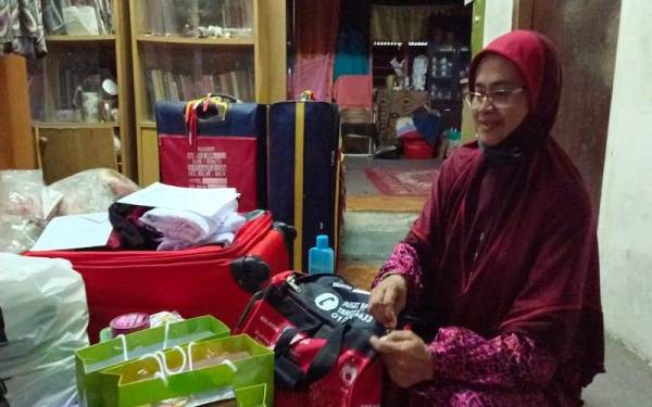 Noor Huda melakukan persiapan untuk menunaikan ibadah haji bersama suami serta anak sulungnya dan dijangka berlepas ke Tanah Suci pada 8 Jun ini.