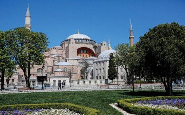 Hagia Sophia telah dimasukkan ke dalam Senarai Warisan Dunia UNESCO.