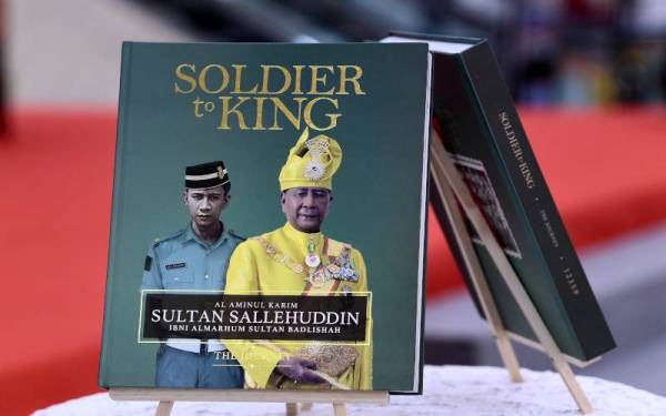 Karya yang mengandungi lima ceritera ini memaparkan perjalanan hidup Sultan Kedah, Al Aminul Karim Sultan Sallehuddin Almarhum Sultan Badlishah dari detik kelahiran baginda sehingga ditabalkan sebagai Sultan Kedah ke-29. - Foto Bernama
