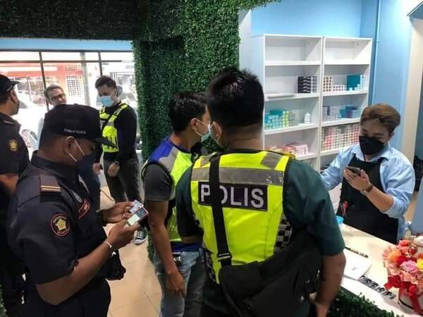 Pemeriksaan MBSJ bersama polis di premis itu pada Selasa.