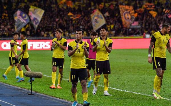 Pemain Harimau Malaya meraikan kemenangan mereka pada Perlawanan Kumpulan E, Pusingan Akhir Kelayakan Piala Asia 2023 menentang pasukan Turkmenistan di Stadium Nasional Bukit Jalil malam Rabu. - Foto Bernama