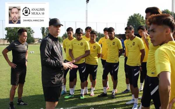 Maloney ketika mengemudi sesi latihan Harimau Muda bagi kempen Kejuaraan Piala Asia B-23 2022 di Tashkent, Uzbekistan.
