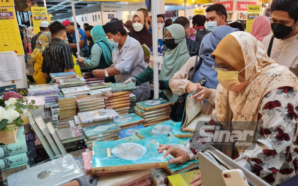 Al-Quran keluaran Karangkraf antara yang paling laris jualannya pada PBAKL kali ini.