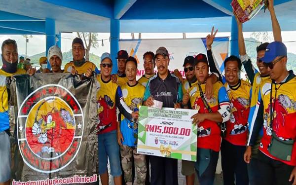 Kings Fighter dinobatkan sebagai juara kumpulan dalam pertandingan memancing Intergroup Surfcasting Challenge 2022 di Waterfront Lumut pada Ahad.