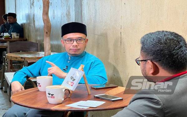 Dr Mohd Asri ditemu bual ketika menjadi tetamu undangan Program Kafe Rasuah Busters (RB) dikendalikan oleh Sam Ghani sempena Konvoi RB (Utara) di sini pada Isnin.