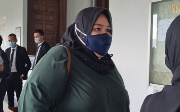 Siti Bainun hadir di Mahkamah Sesyen Kuala Lumpur bagi prosiding kes menganiaya seorang remaja perempuan berusia 13 tahun dikenali Bella pada Isnin.